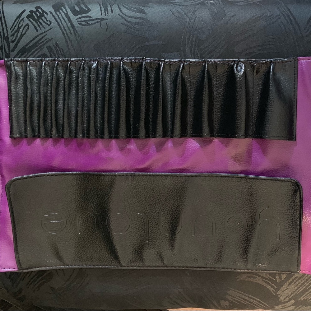 Younique makeup brush roll